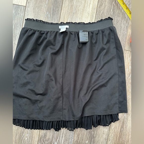 🛍️beautiful sheer pleated mini skirt excellent condition. - Picture 2 of 6